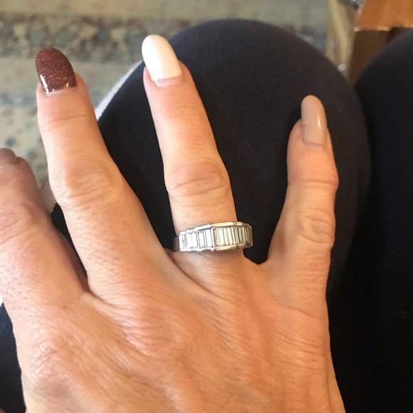 Platinum and diamond ring - Picture 1 of 8